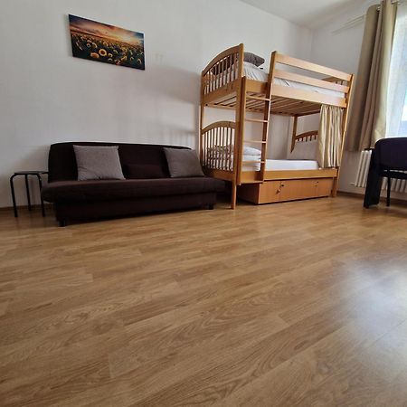 Hostel Andrei Jászvásár Kültér fotó
